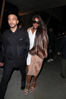 Naomi Campbell feet photo thumbnail