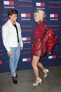 Pixie Lott feet photo thumbnail