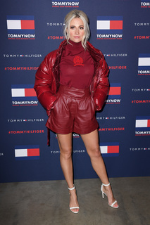 Pixie Lott feet photo thumbnail