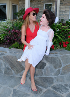 Jane Seymour feet photo thumbnail
