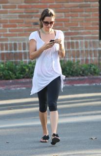 Brooke Burke feet photo thumbnail