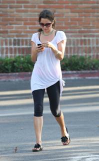 Brooke Burke feet photo thumbnail