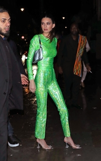 Kendall Jenner feet photo thumbnail