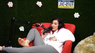 Gabbie Hanna feet photo thumbnail