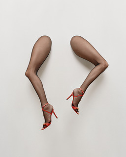 Kendall Jenner feet photo thumbnail