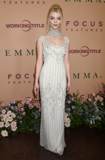 Anya Taylor-Joy feet photo thumbnail
