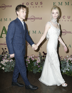 Anya Taylor-Joy feet photo thumbnail