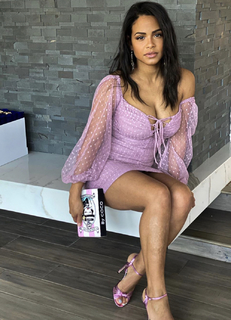 Christina Milian feet photo thumbnail