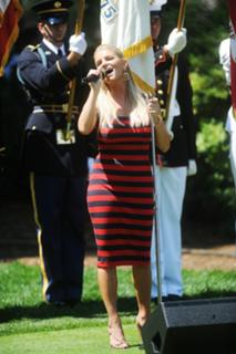 Jessica Simpson feet photo thumbnail