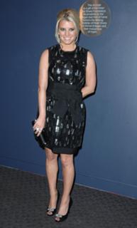 Jessica Simpson feet photo thumbnail