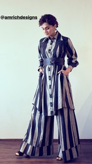 Taapsee Pannu feet photo thumbnail