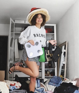 Léna Mahfouf feet photo 2