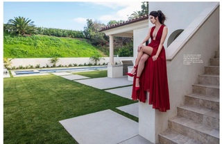 Laura Marano feet photo thumbnail