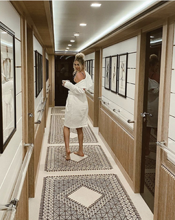 Kate Upton feet photo thumbnail