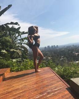 Vanessa Hudgens feet photo thumbnail