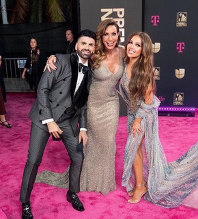 Thalía feet photo thumbnail
