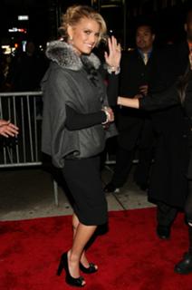 Jessica Simpson feet photo thumbnail