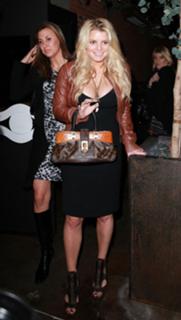 Jessica Simpson feet photo thumbnail