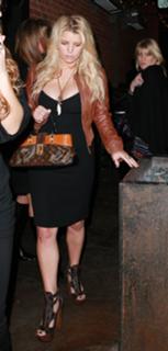 Jessica Simpson feet photo thumbnail