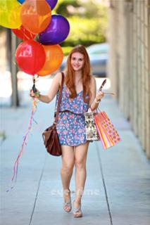 Holland Roden feet photo thumbnail