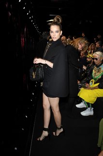 Barbara Palvin feet photo thumbnail