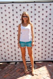 Maria Menounos feet photo thumbnail