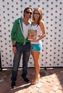 Maria Menounos feet photo thumbnail