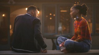 Halle Bailey feet photo thumbnail