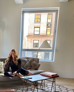 Kelly Bensimon feet photo thumbnail