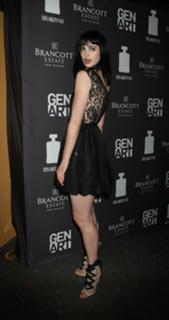Krysten Ritter feet photo thumbnail