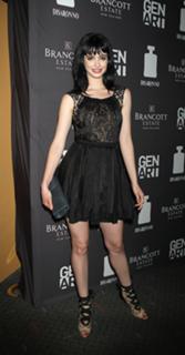 Krysten Ritter feet photo thumbnail