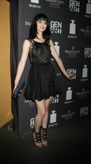 Krysten Ritter feet photo thumbnail