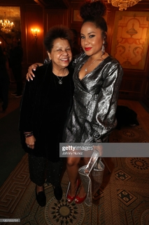Angela Yee feet photo thumbnail