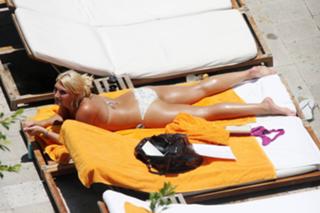 Brooke Hogan feet photo thumbnail