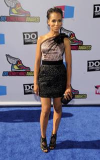 Kerry Washington feet photo thumbnail