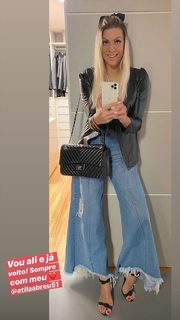 Renata Fan feet photo thumbnail