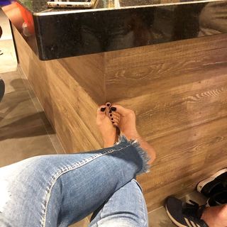 Karin Klemp feet photo thumbnail