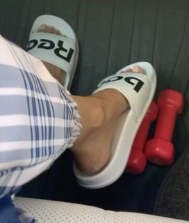 Malaika Arora feet photo thumbnail