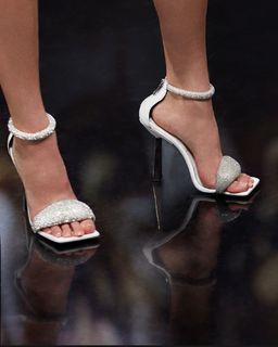 Kendall Jenner feet photo thumbnail