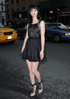 Krysten Ritter feet photo thumbnail