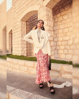 Sonam Kapoor feet photo thumbnail