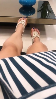 Alaine Crissiê feet photo thumbnail