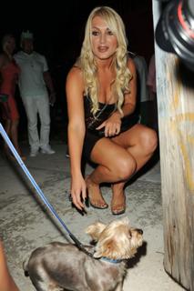Brooke Hogan feet photo thumbnail