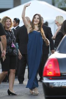 Sophia Bush feet photo thumbnail