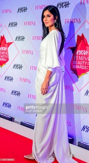 Katrina Kaif feet photo thumbnail