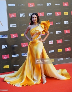 Malaika Arora feet photo thumbnail
