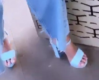 Malaika Arora feet photo thumbnail