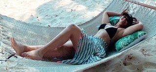 Ileana D'Cruz feet photo thumbnail