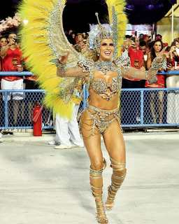 Lívia Andrade feet photo thumbnail
