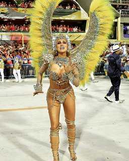 Lívia Andrade feet photo thumbnail